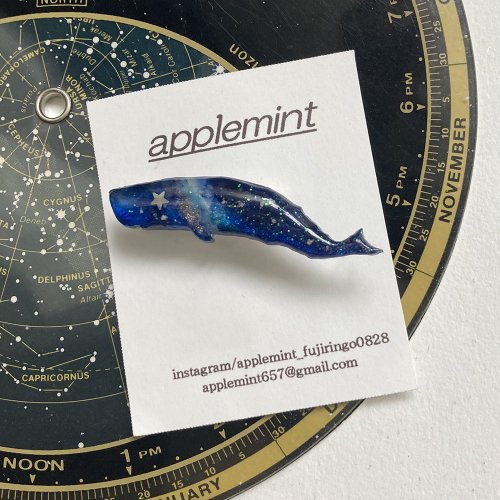銀河のブローチミニ クジラ/applemint（7月24日21時-8月7日21時販売）