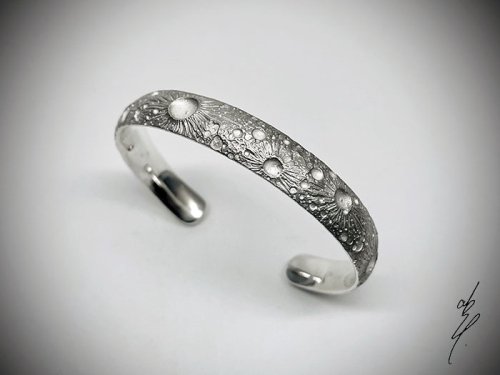 Crater Bangle 3 /abst.