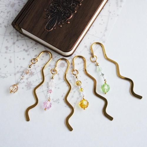 <img class='new_mark_img1' src='https://img.shop-pro.jp/img/new/icons14.gif' style='border:none;display:inline;margin:0px;padding:0px;width:auto;' />スワロと天然石のブックマーカー(金・銀)  / Radiant 個展(2025年10月24日(金)21時~11月2日(日)17時)