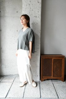 (9月末にお届け)ヤンマ産業　リネンVネックシャツ　ショート丈　半袖　LVS-SH-HS　TL41