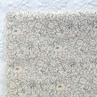 ͢Хƥ٥åĥ󡡥˥奢󥹡֥꡼Liberty Tana Lawn Betsy Ann Bleached