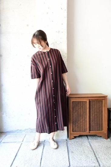 美品 IIE.lab会津木綿 ワンピース 1年を通して活躍する会津木綿のワンピース。 暑い時期はさらっと