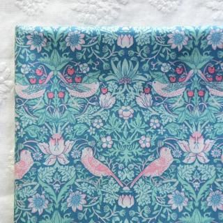 ͢Хƥȥ٥꡼ա磻ɥߥȡLiberty Tana Lawn Strawberry Thief