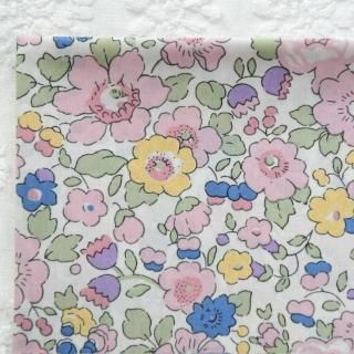 SALE❤ラスト1点❤ハンドメイド　海外リバティベッツィ 軽量ボアケット　毛布 SALE❤ラスト1点❤ハンドメイド 海外リバティベッツィ 軽量