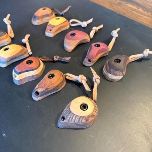 MONKEY-HOLD(モンキーホールド) HOLDER(ホルダー) ※木製ホールドキーホルダー 皮ストラップ ※一点もの