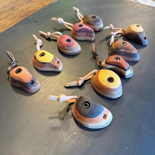 MONKEY-HOLD(モンキーホールド) HOLDER(ホルダー) ※木製ホールドキーホルダー 皮ストラップ ※一点もの