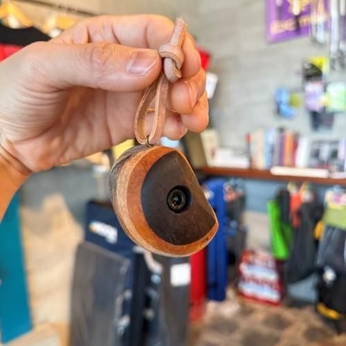 MONKEY-HOLD(モンキーホールド) HOLDER(ホルダー) ※木製ホールドキーホルダー 皮ストラップ ※一点もの