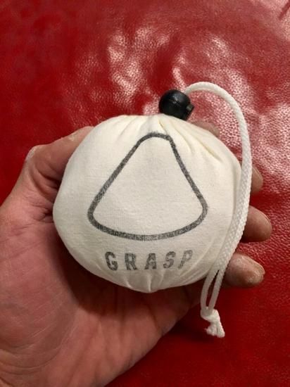 Grasp グラスプ チョークボール スモール70g ビッグ130g 詰め替えタイプ 小山田大氏開発チョーク グッぼる ボルダリングcafe クライミング通販