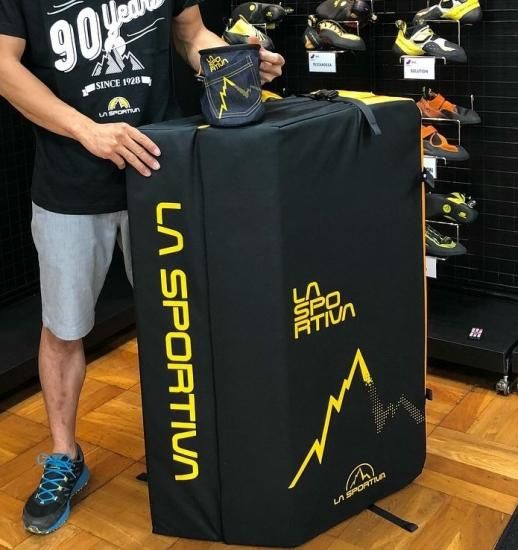 Sportiva スポルティバ Laspo Crash Pad ラスポクラッシュパッド スポルティバ純正で美しい 分厚さと繋ぎの安全性が大人気 ロゴがカッコいい グッぼる ボルダリングcafe クライミング通販