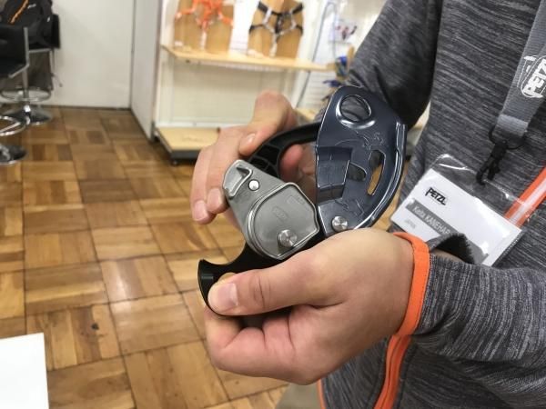 Petzl(ペツル) New GRIGRI(ニューグリグリ) ※グリグリ3 ※対応ロープ8.5