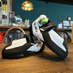 アディダスファイブテン - グッぼる ボルダリングカフェ アディダスファイブテン - グッぼる ボルダリングカフェ