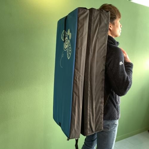 i'bbz(イビビゼ) Triple Pad(トリプルパッド) ※細身になり車に省スペースで積める ※超軽量3.5kgの三つ折りパッド ※120×85×8cm 3.5kg ※再販未定