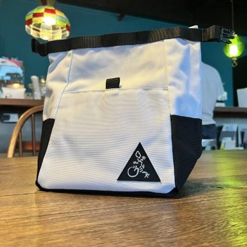 Gecko ゲッコー Chalk Bag チョークバッグ マグネット開閉でチョーク飛散防止 豊富な収納ポケット メール便円 グッぼる ボルダリングcafe クライミング通販