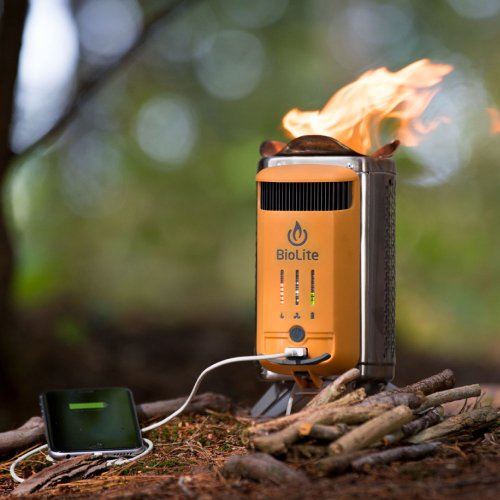 BioLite(バイオライト) CampStove 2PLUS(キャンプストーブ2プラス) ※なんでもガッツリ燃える ※焚き火の熱でファンを回してさらに燃える ※USB充電ができる