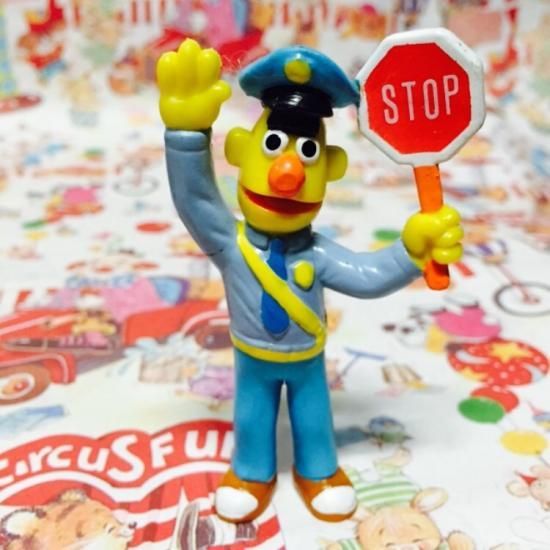 Applause Sesame Street Bert セサミストリート バート Pvcフィギュア 警察官 Toyshop8 アメリカ雑貨 通販 豊橋市 Applause Sesame Street Bert セサミストリート バート Pvcフィギュア 警察官 Toyshop8 アメリカ雑貨 通販 豊橋市