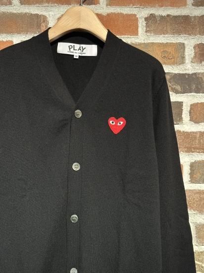 comme des garcons homme カーディガン　アーカイブ PLAY COMME des GARCONS】N008 カーディガン赤エンブレム