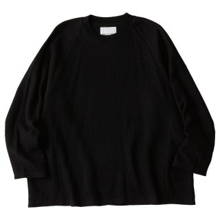 <img class='new_mark_img1' src='https://img.shop-pro.jp/img/new/icons8.gif' style='border:none;display:inline;margin:0px;padding:0px;width:auto;' />White MountaineeringRASCHEL RAGLAN OVER SIZED PULLOVER
