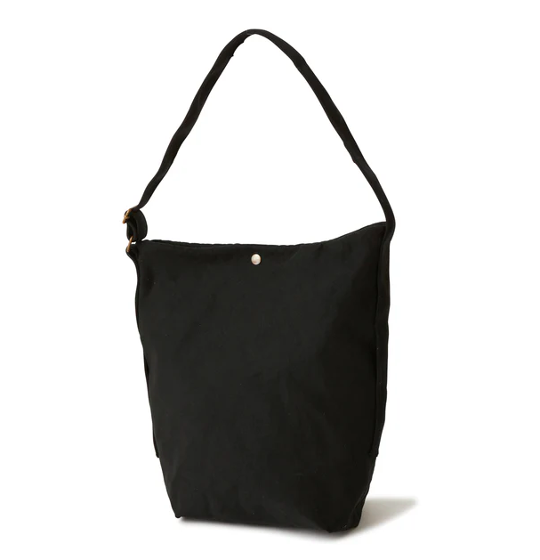 <img class='new_mark_img1' src='https://img.shop-pro.jp/img/new/icons20.gif' style='border:none;display:inline;margin:0px;padding:0px;width:auto;' />White MountaineeringTOTE BAG