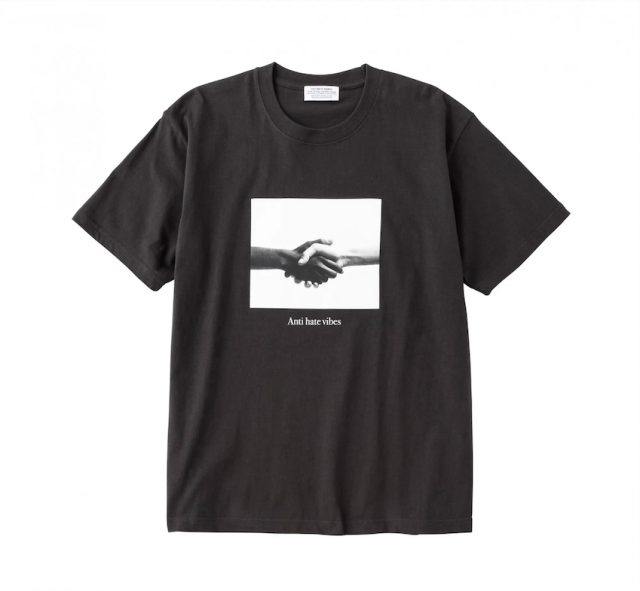 <img class='new_mark_img1' src='https://img.shop-pro.jp/img/new/icons20.gif' style='border:none;display:inline;margin:0px;padding:0px;width:auto;' />POET MEETS DUBWISEANTI HATE VIBES T-Shirt