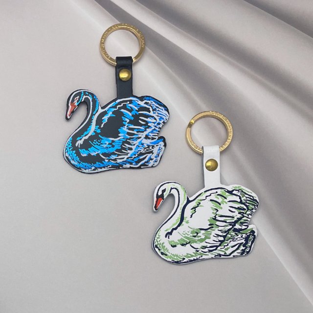 ڥۥSwan Key FobARK COLOUR DESIGN