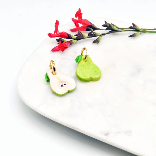 <img class='new_mark_img1' src='https://img.shop-pro.jp/img/new/icons5.gif' style='border:none;display:inline;margin:0px;padding:0px;width:auto;' />ڥԥPorcelain Pear Hoop EarringsHOP SKIP & FLUTTER