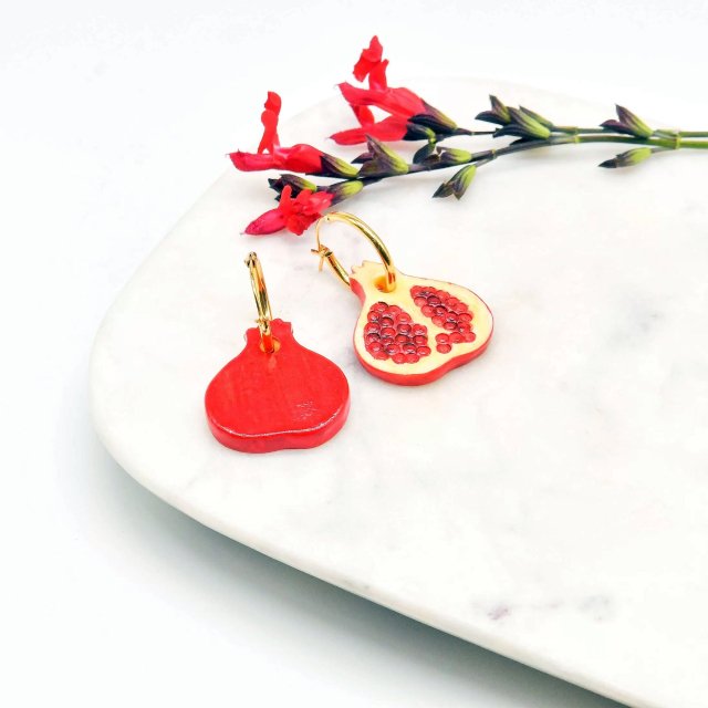 ڥԥPorcelain Pomegranate Hoop EarringsHOP SKIP & FLUTTER