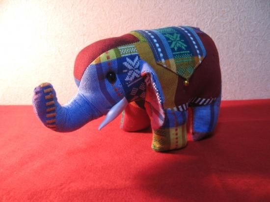 即納! 新品 カンボジア産 象 ぞう カラフル エスニック人形 即納! 新品 カンボジア産 象 ぞう カラフル エスニック人形
