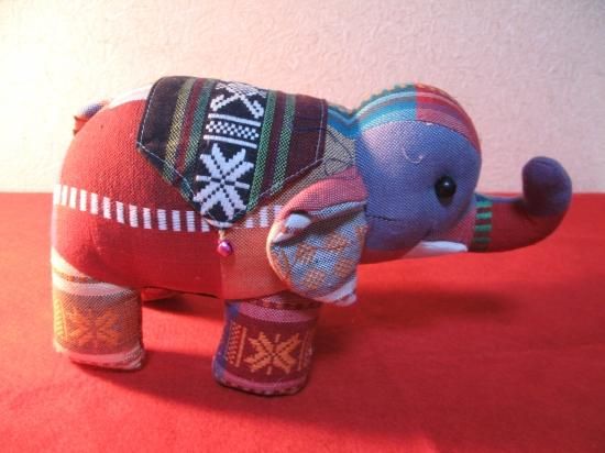 即納！ 新品 カンボジア産 象 ぞう カラフル エスニック人形