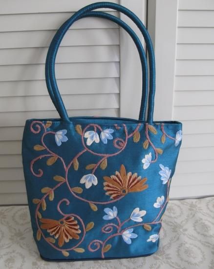 即納 新品 ベトナム シルクのトートバッグ ハンドメイド 花の手刺繍 コバルトブルー 手作り ビスクドール アンティークの通販店舗 ワールドドール