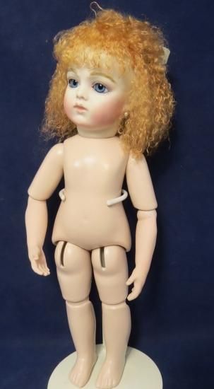 フレンチドール 百科事典  全2巻揃「French Dolls」ビスクドール 330px-Poupées_de_collection_2.jpg