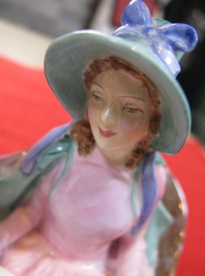 即納！ 美品 ロイヤルドルトン フィギュリン アフタヌーンティー