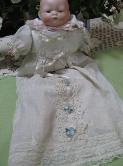 アメリカ購入ヴィンテージ  レースのベビー　ドレス　アンティーク赤ちゃん　人形