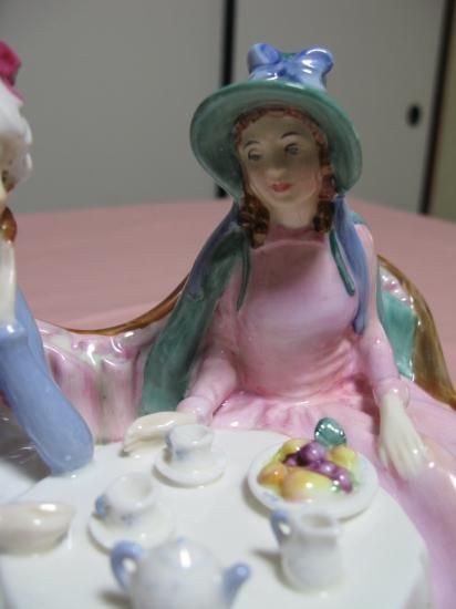 即納！ロイヤルドルトン フィギュリン アフタヌーンティー Royal