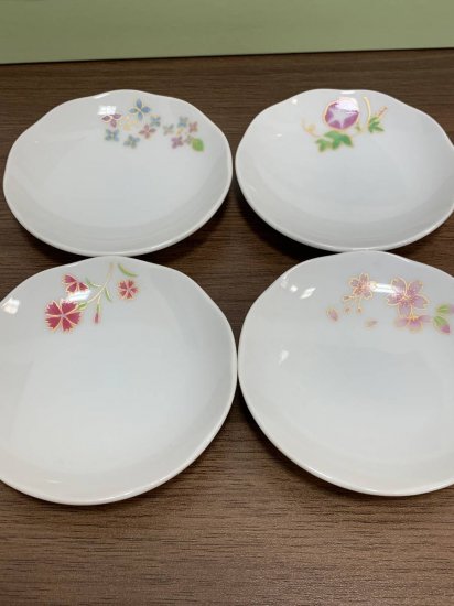 即納！未使用 たち吉 花ごよみ 12ヶ月の豆皿 12枚セット/8.5φx1.5cm/ 227-8352 日本製 - ビスクドール |  アンティークの通販店舗【ワールドドール】