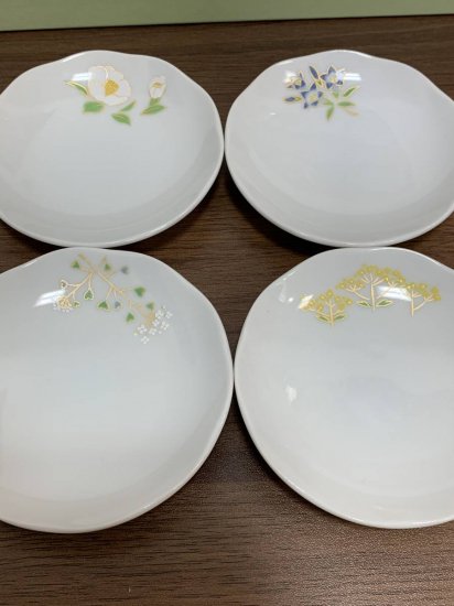 即納！未使用 たち吉 花ごよみ 12ヶ月の豆皿 12枚セット/8.5φx1.5cm/ 227-8352 日本製 - ビスクドール |  アンティークの通販店舗【ワールドドール】