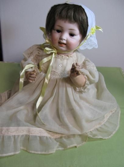 アンティークドール　35cm 可愛い赤ちゃん　ベビー　素敵なドレスとボンネット Amazon.co.jp: アンティークドール 35cm 可愛い赤ちゃん ベビー
