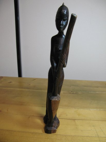 即納！アフリカ プリミティブアート お土産 置物 木彫り 夫人オブジェ