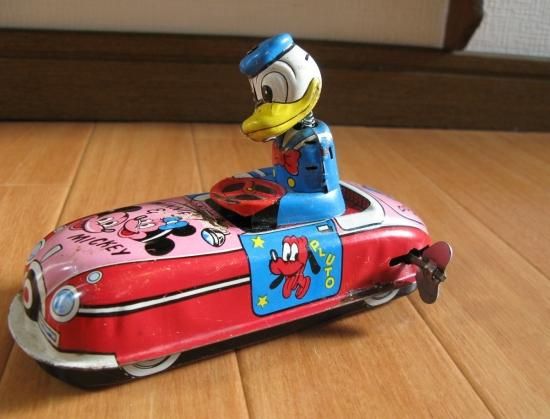 即納！ラインマー ドナルド君が運転手のディスニー カー ブリキ 当時物 DISNEY LINEMAR トイ ドナルドダックの左腕無 ブリキ自動車  昭和レトロ - ビスクドール | アンティークの通販店舗【ワールドドール】