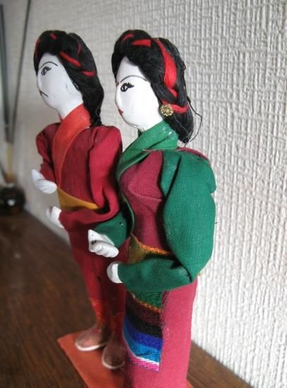 即納！新品 ネパール 人形 夫婦 カップル 木製 ウッド 伝統 工芸