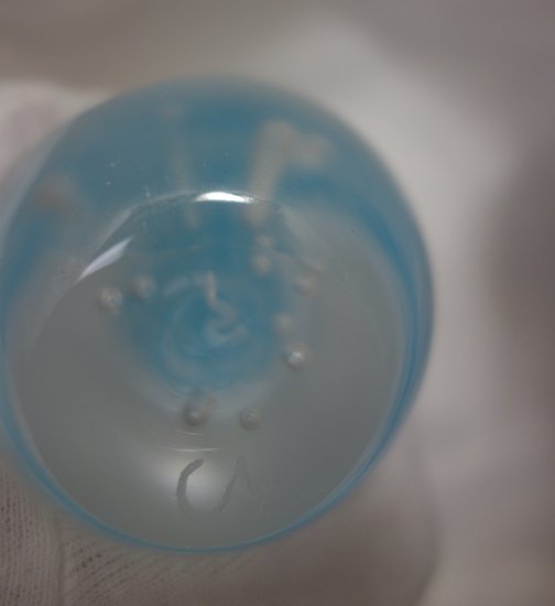 即納！海月（くらげ）　ワタナベカズオ アーティストのガラスオブジェ クラゲ 青 カット プラス サンドブラスト製法（全体）LEDスタンド付属 -  ビスクドール | アンティークの通販店舗【ワールドドール】