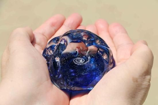（お得な特別割引価格） 即納！ワタナベカズオ 宇宙の銀河をモチーフにしたオブジェ 銀河 工芸ガラス