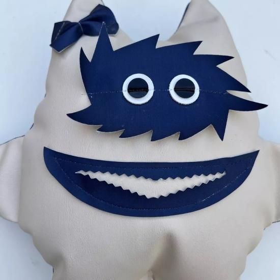 即納!ナウガハイド Naugahyde ナウガモンスター ぬいぐるみ US 即納!ナウガハイド Naugahyde ナウガモンスター ぬいぐるみ US