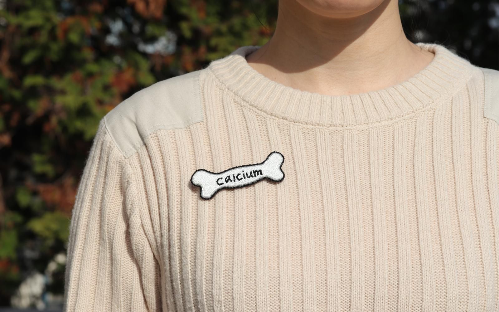 calcium(カルシウム)ブローチ - WEB SHOP | maison des perles calcium(カルシウム)ブローチ - WEB SHOP | maison des perles