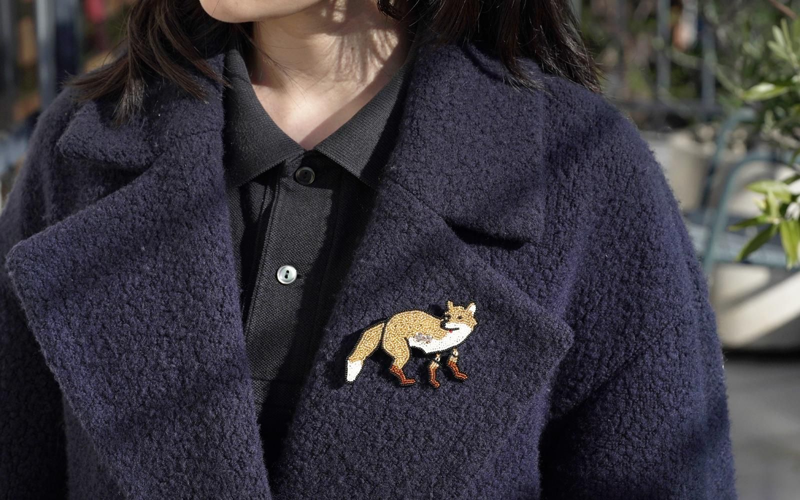 MAISON KITSUNE paris キツネのブローチ メゾンキツネ MAISON KITSUNE paris キツネのブローチ メゾンキツネ - メルカリ