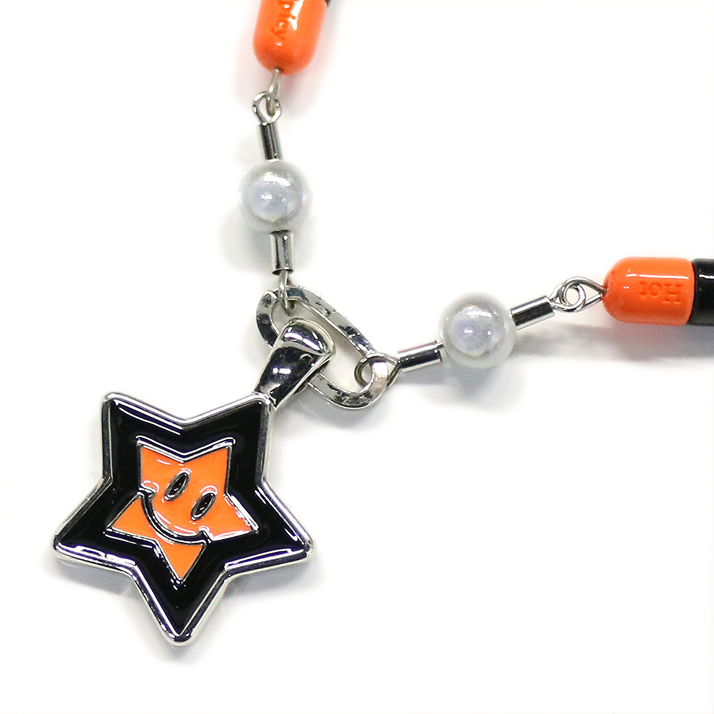 MAISON EMERALD(メゾン・エメラルド)商品ページ - Orange Lucky Star Smiley Necklace - Silver  - VENTURER(ベンチュラー)