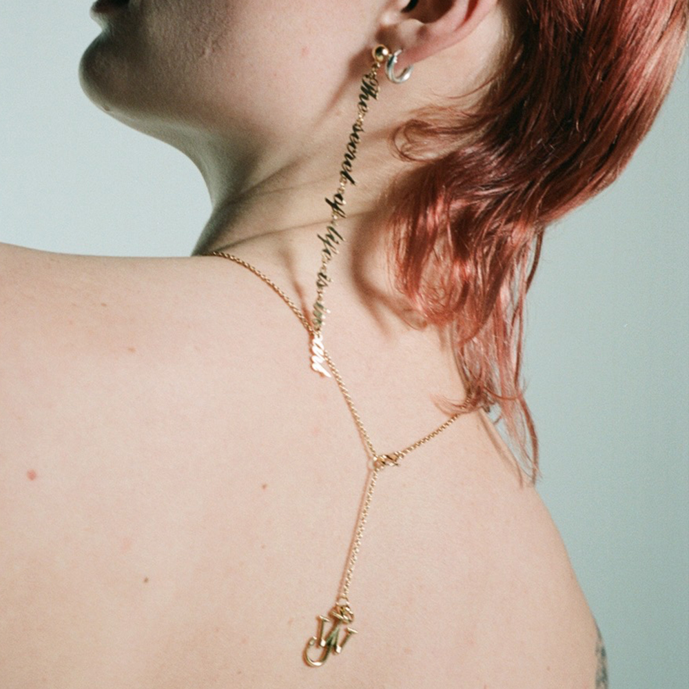 JW ANDERSON(ジェイ ダブリュー アンダーソン)商品ページ - OW Quote Necklace - Gold - VENTURER(ベンチュラー)