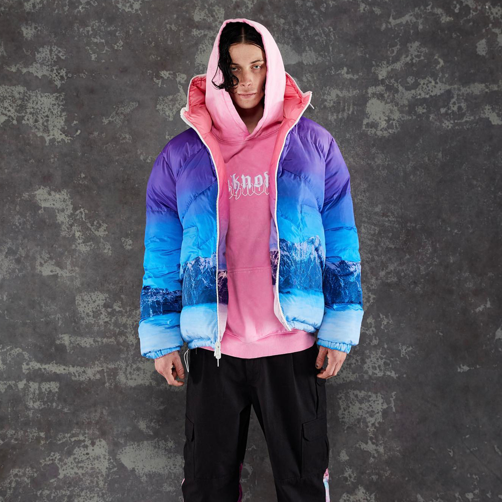 UNKNOWN LONDON(アンノウン・ロンドン)商品ページ - Mountain Scenery Reversible Puffer Jacket  - Multi - VENTURER(ベンチュラー)