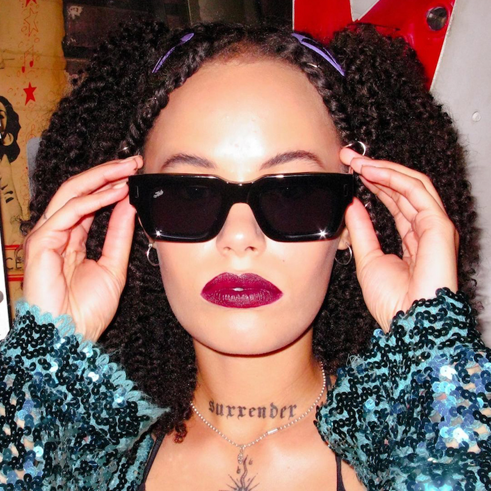 AKILA LA (アキラ・エルエー) 商品ページ - Ares Sunglasses AKILA LA (アキラ・エルエー) 商品ページ - Ares Sunglasses