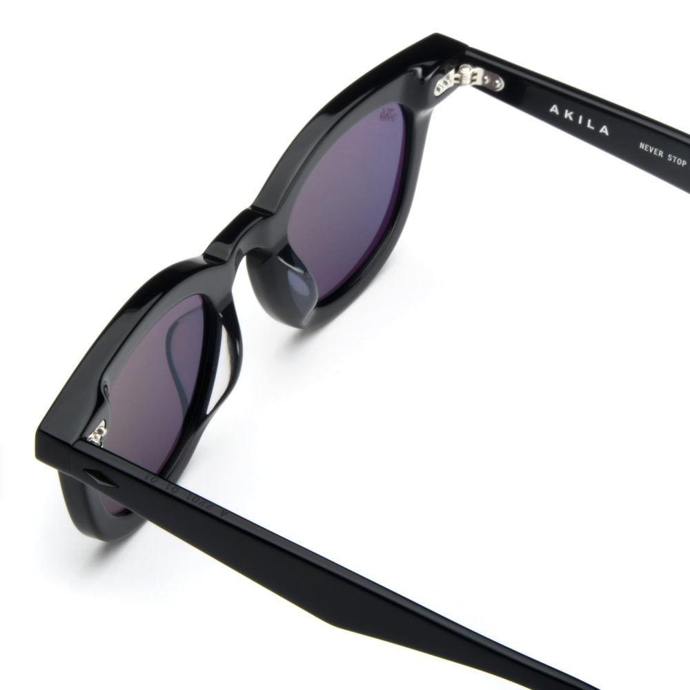 AKILA LA (アキラ・エルエー) 商品ページ - Luna Sunglasses - Black