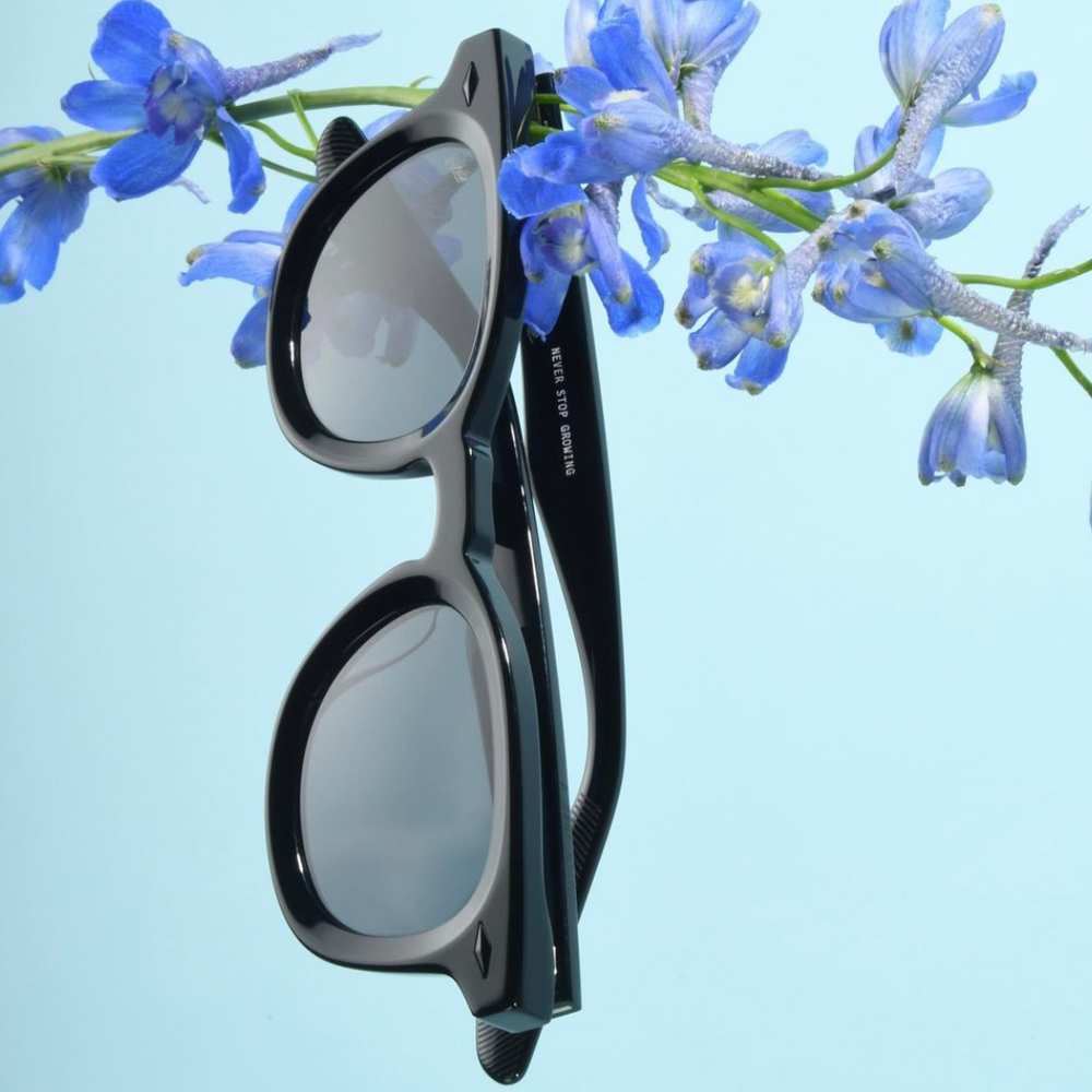 AKILA LA (アキラ・エルエー) 商品ページ - Luna Sunglasses